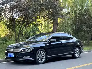 Volkswagen Magotan 2016