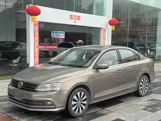 Volkswagen Sagitar 2016