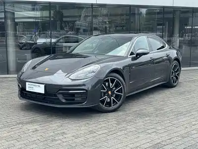 Porsche Panamera 2021