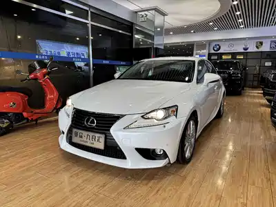 Lexus IS 2015
