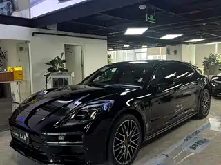Porsche Panamera 2025