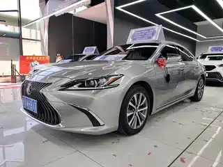 Lexus ES 2019