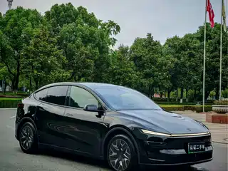 Tesla Model Y L 2025