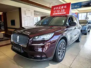 Lincoln Adventurer 2022