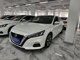 Nissan Teana 2022