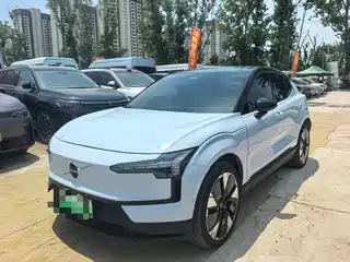 Volvo EX30 2024