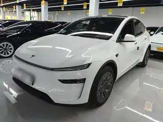 Tesla Model Y L 2025