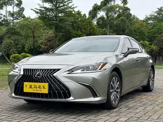 Lexus ES 2023
