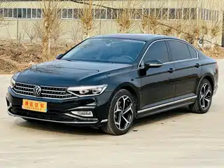 Volkswagen Magotan 2025