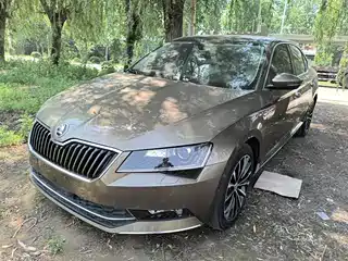 Škoda Superb 2015