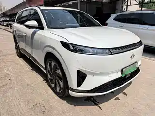 Dongfeng Yipai eπ008 2024