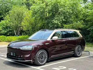 AITO Wenjie M9 2025
