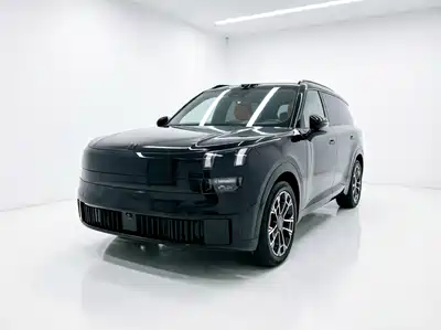 Lynk & Co 900 2025