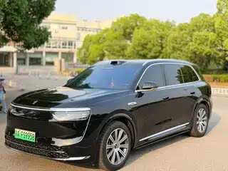 AITO Wenjie M8 2025