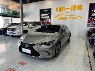 Lexus ES 2024