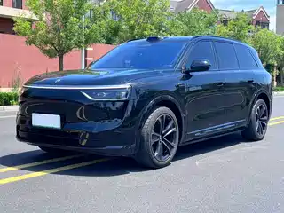 AITO Wenjie M8 2025