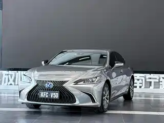 Lexus ES 2019