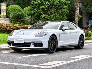 Porsche Panamera 2020