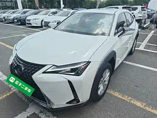 Lexus UX 2021