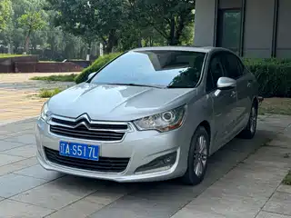 Citroën C4L 2012