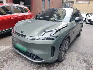 Lynk & Co 08 EM-P 2023