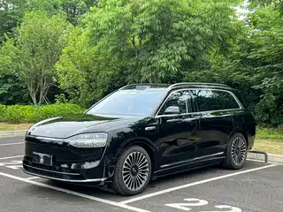 AITO Wenjie M9 2025