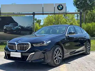 BMW BMW i5 2025