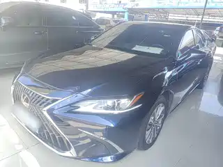 Lexus ES 2023