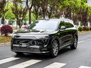 AITO Wenjie M8 2025