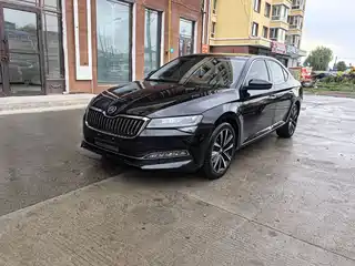 Škoda Superb 2023