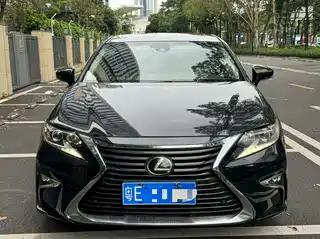 Lexus ES 2018