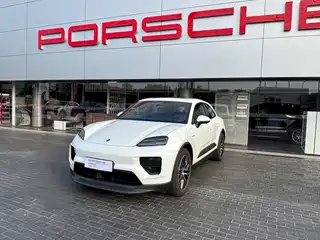 Porsche Macan EV 2024