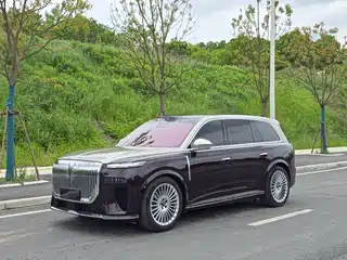 Voyah Auto Taisan 2025