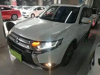 Mitsubishi Outlander 2018
