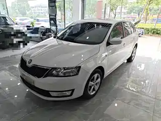 Škoda Rapid Spaceback 2014