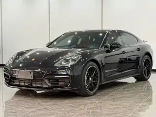 Porsche Panamera 2023