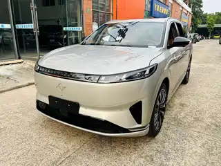 Dongfeng Yipai eπ008 2025