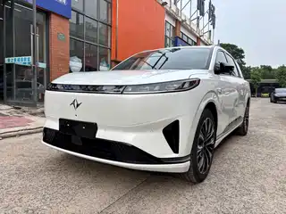 Dongfeng Yipai eπ008 2025