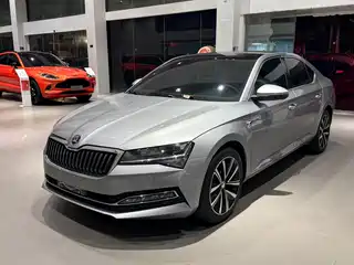 Škoda Superb 2023