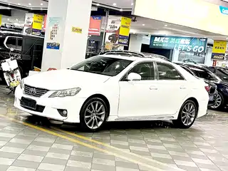 Toyota Reiz 2013