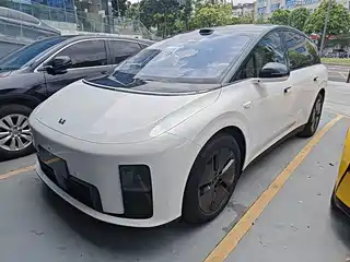 Li Auto Li i8 2025