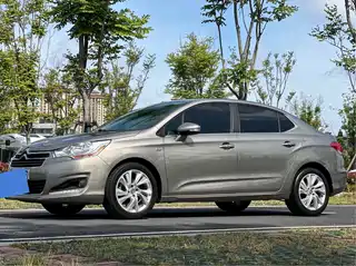 Citroën C4L 2012
