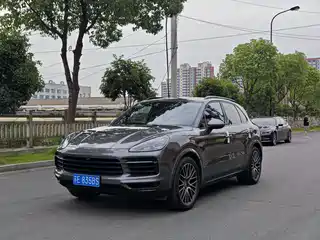 Porsche Cayenne 2021