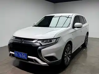 Mitsubishi Outlander 2023
