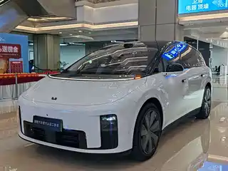 Li Auto Li i8 2025