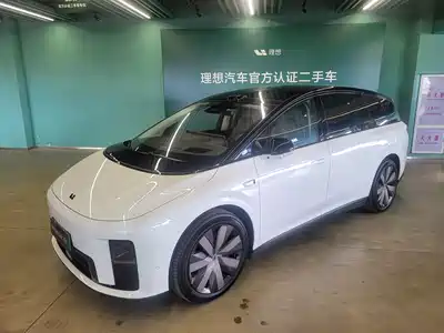 Li Auto Li i8 2025
