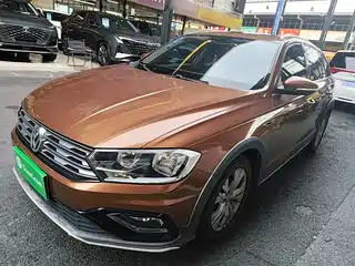 Volkswagen C-TREK 2017