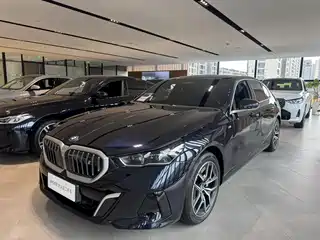 BMW BMW i5 2024