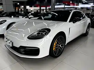 Porsche Panamera 2021