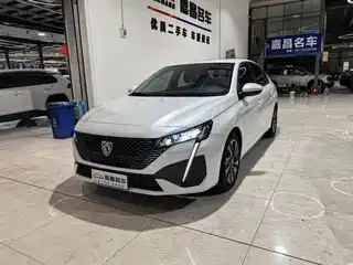 Peugeot 408 2023